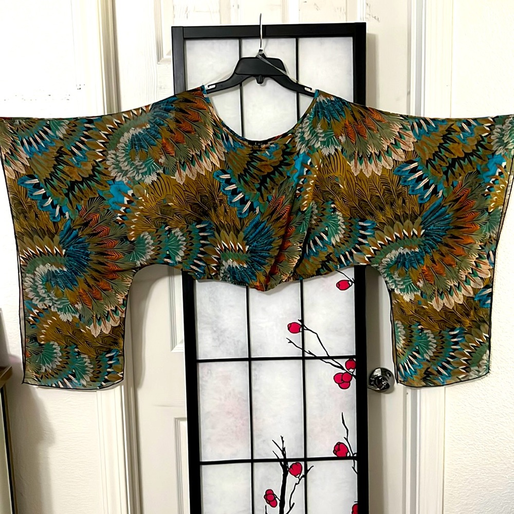 Brand new never worn crop top